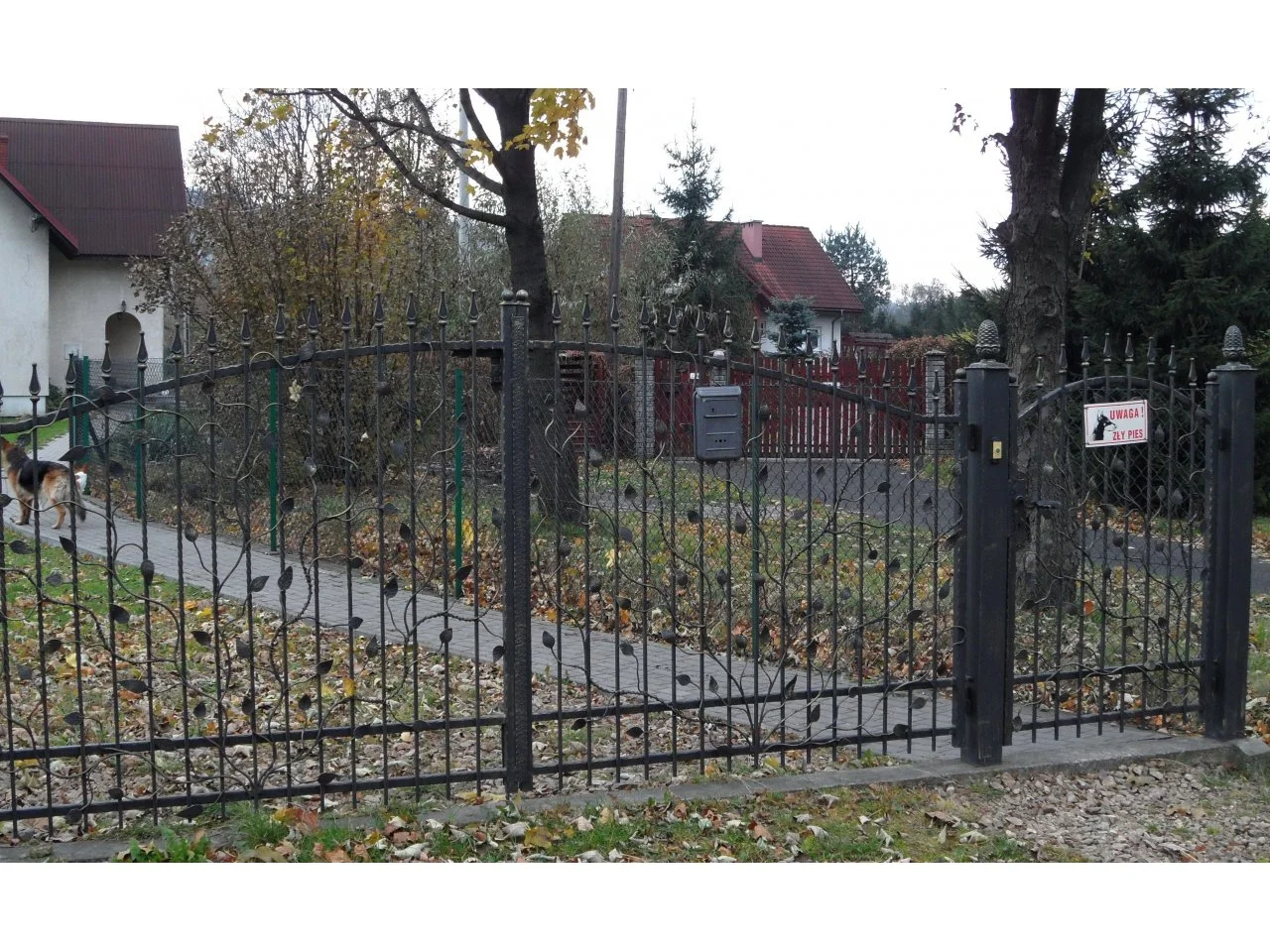 Wyrób kuty: Kuta Brama Wjazdowa Artystyczna z Motywem Liściastym