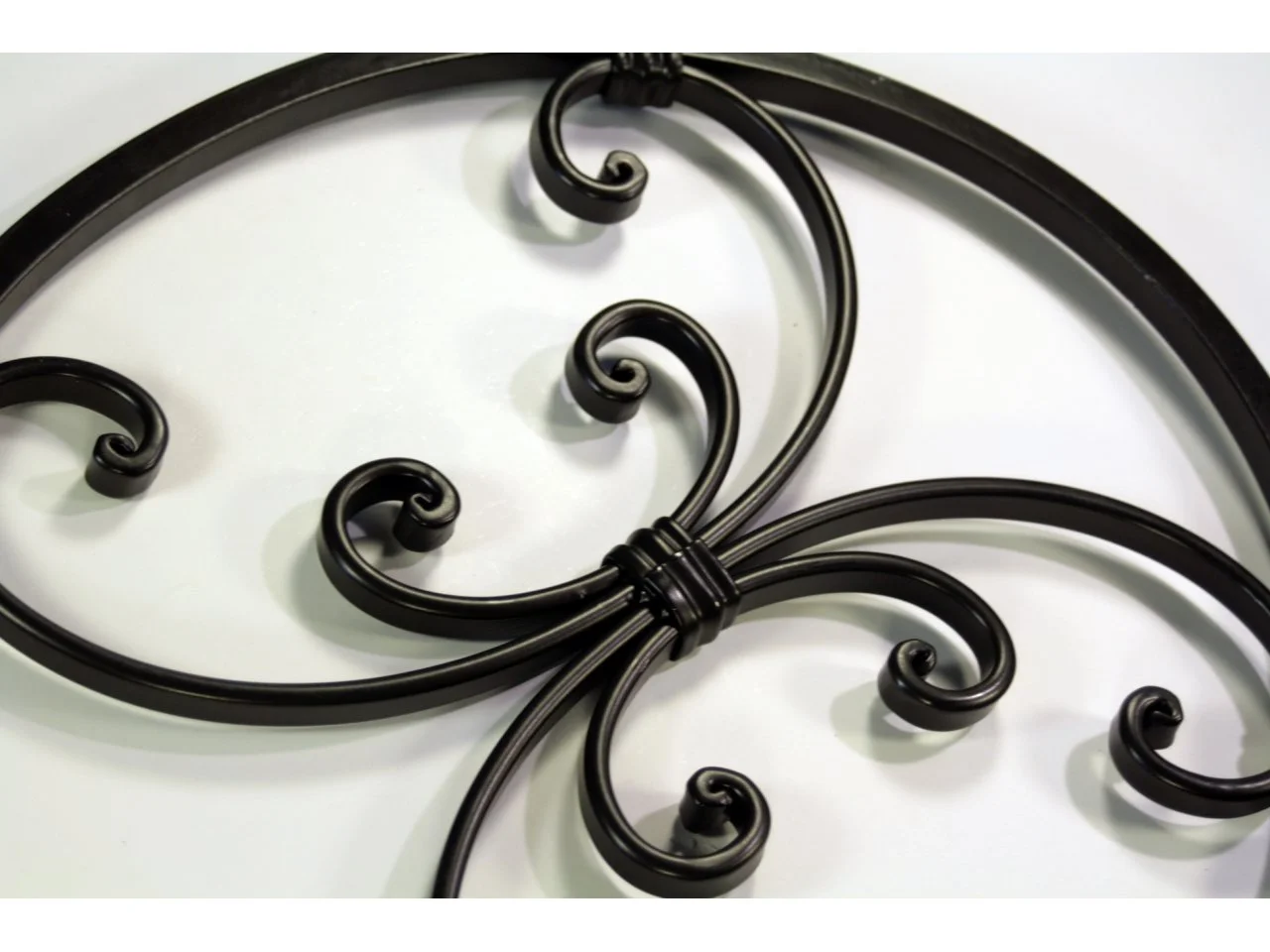 Wyrób kuty: Kuta rozeta stalowa ornament motyl 410x360 mm
