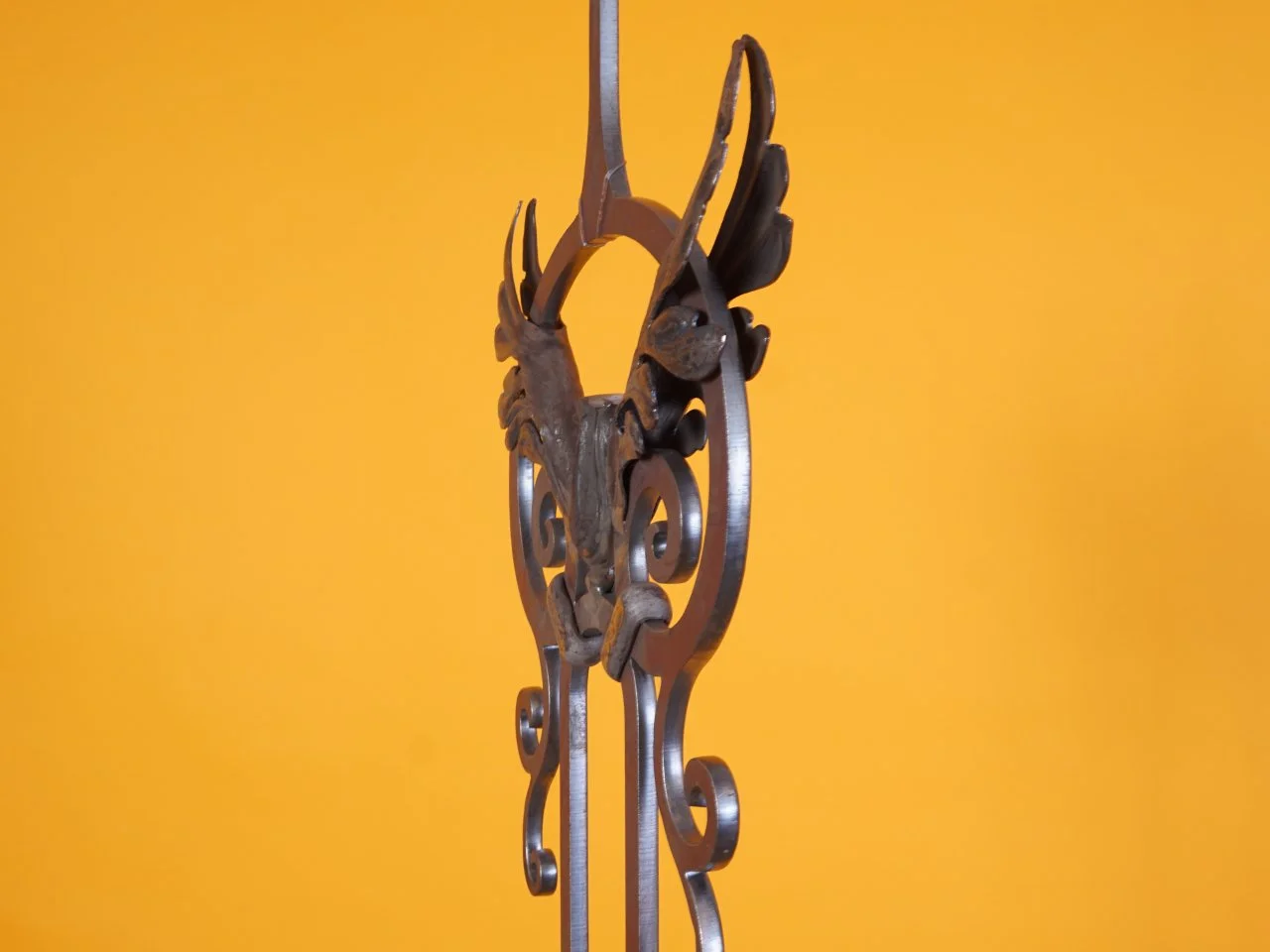 Wyrób kuty: Kuta sztacheta balustradowa ozdobna z różami 26.5 cm 950 mm
