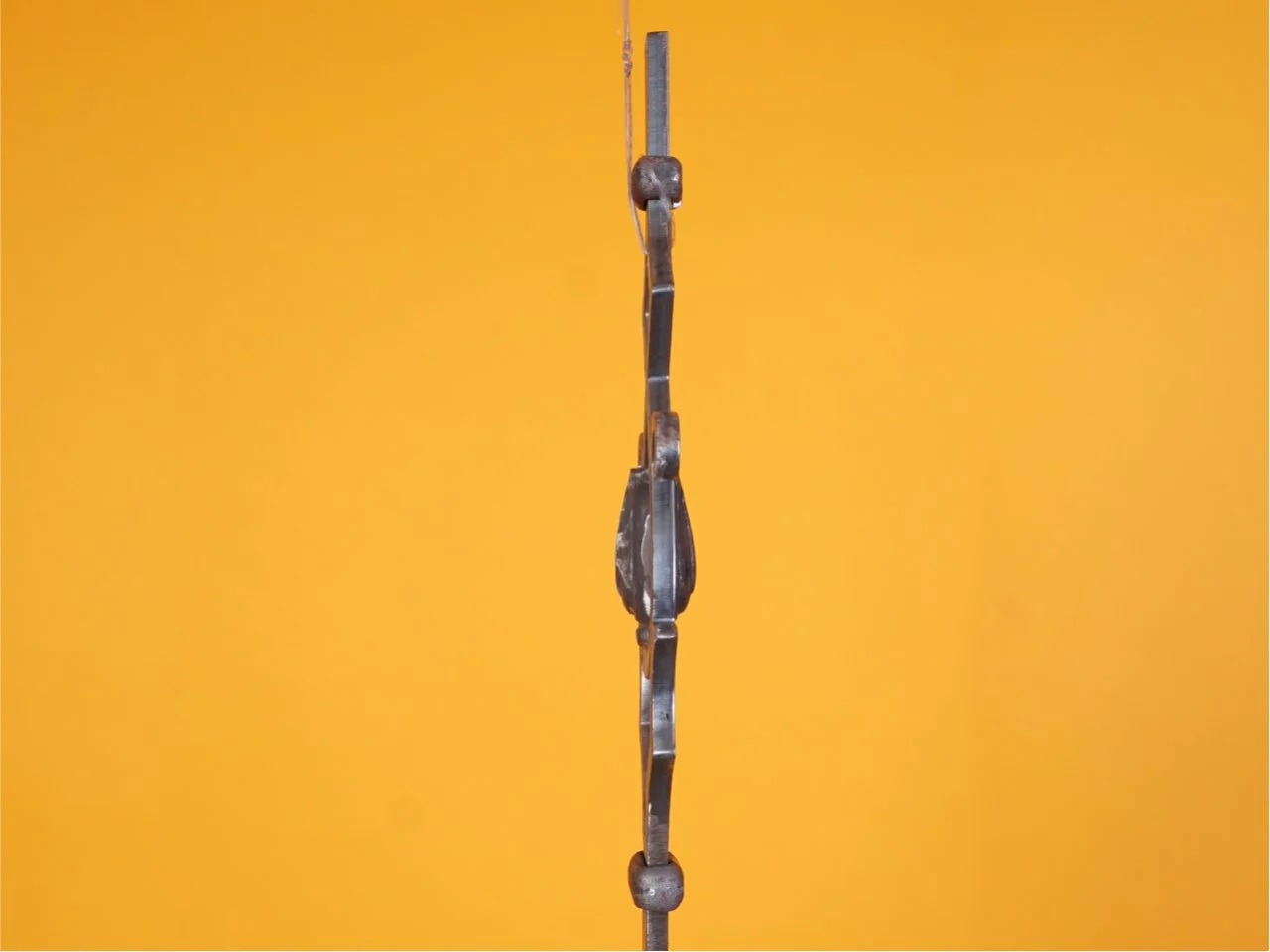 Wyrób kuty: Kuta sztacheta ozdobna z różą do balustrady 10 cm 950 mm