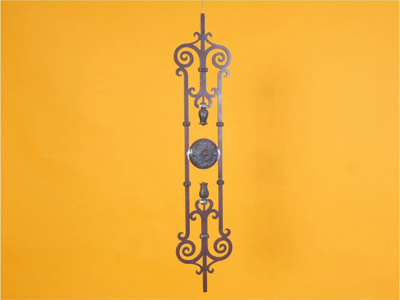 Wyrób kuty: Kuta tralka balustradowa ozdobna z różami 20 cm 950 mm