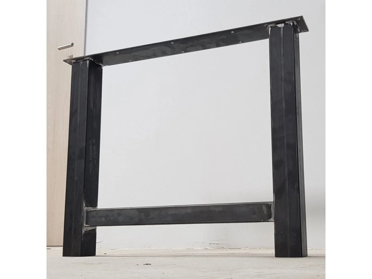 Wyrób kuty: Kute Nogi Stołowe Kwadratowe z Profilu 80x80mm