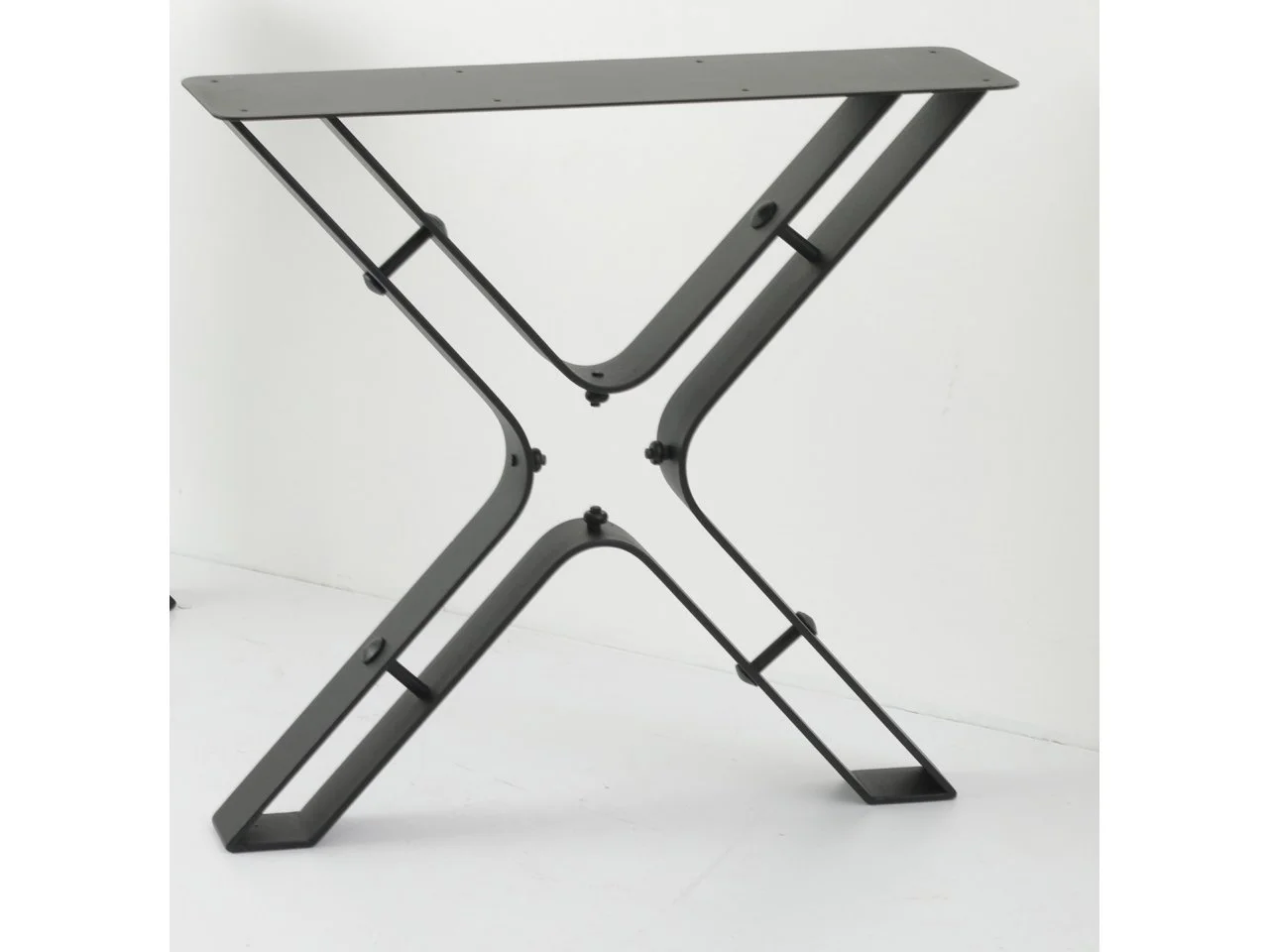 Wyrób kuty: Kute Podstawy Stołowe X-Design Industrial