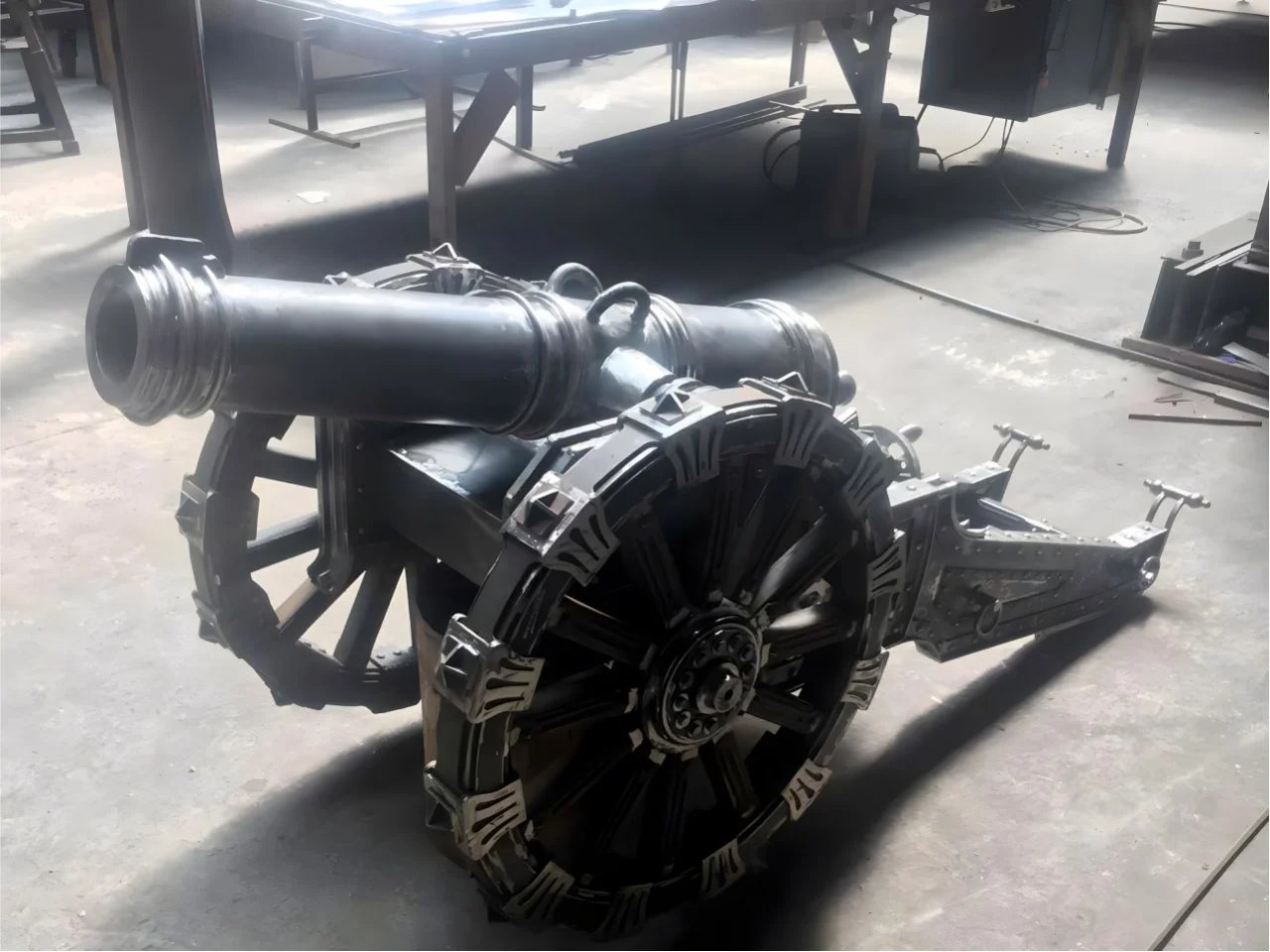 Wyrób kuty: Monumentalna Kuta Armata - Replika Historyczna