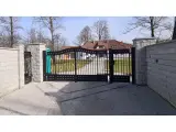 Wyrób kuty: Automatyczna Brama Wjazdowa Kuta o Profilu Falistym
