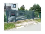 Wyrób kuty: Brama Przesuwna z Panelem Horyzontalnym i Zintegrowaną Furtką