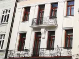 Wyrób kuty: Kuta Balustrada Balkonowa Klasyczna z Giętymi Elementami Dekoracyjnymi