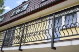Kuta balustrada balkonowa ornamentyka klasyczna, model BKZ17 — odtworzone ujęcie oryginalne. Wizualizacja AI.