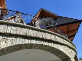 Wyrób kuty: Kuta Balustrada Balkonowa z Ornamentyką Wici Roślinnych