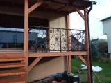 Wyrób kuty: Kuta Balustrada Balkonowa z Ornamentyką Winorośli