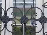 Wyrób kuty: Kuta Balustrada Ornamentalna z Elementami Floralnymi