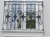 Wyrób kuty: Kuta Balustrada Ornamentalna z Elementami Floralnymi