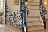 Kuta balustrada schodowa secesyjna z motywami floralnymi, model sc88 — aranżacja w nowej przestrzeni. Wizualizacja AI.