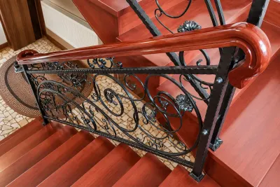 Kuta balustrada wewnętrzna z ornamentyką klasyczną, model BKW28 — odtworzone ujęcie oryginalne. Wizualizacja AI.