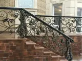 Wyrób kuty: Kuta Balustrada Zewnętrzna z Motywami Liściastymi i Spiralnymi