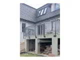 Wyrób kuty: Kuta Balustrada Zewnętrzna z Ornamentami Klasycznymi