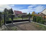 Wyrób kuty: Kuta Brama Przesuwna Ornamentalna z Furtką Klasyczną