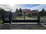 Wyrób kuty: Kuta Brama Przesuwna Ornamentalna z Furtką Klasyczną