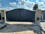 Wyrób kuty: Kuta Brama Wjazdowa Uchylna z Furtkami, Wzór Romboidalny