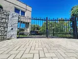 Wyrób kuty: Kuta Brama Wjazdowa Uchylna z Ornamentyką Klasyczną