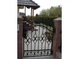 Wyrób kuty: Kuta Furtka Posesyjna z Ornamentyką Klasyczną