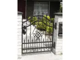 Wyrób kuty: Kuta Furtka Rezydencjalna z Ornamentyką Klasyczną