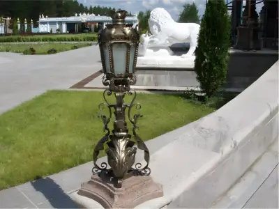 Wyrób kuty: Kuta Lampa Ogrodowa Zdobiona Stalowa