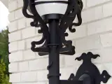 Wyrób kuty: Kuta Lampa Ścienna Ornamentacyjna Elewacyjna