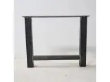 Wyrób kuty: Kute Nogi Stołowe Kwadratowe z Profilu 80x80mm