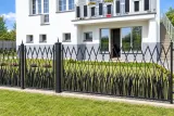 Kute ogrodzenie panelowe z motywem trzcinowym, model OK66 — odtworzone ujęcie oryginalne. Wizualizacja AI.
