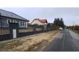 Wyrób kuty: Kute Ogrodzenie Rezydencjalne z Zdobionymi Przęsłami Stylu Klasycznego