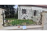 Wyrób kuty: Kute Przęsło Ogrodzeniowe z Ornamentyką Floralną