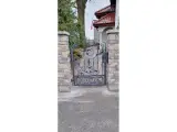 Wyrób kuty: Kute Przęsło Ogrodzeniowe ze Zwojami i Liśćmi