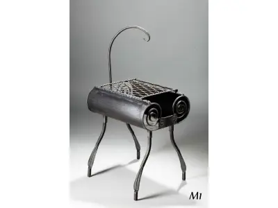Wyrób kuty: Kuty Grill Ogrodowy z Ozdobnymi Elementami Spiralnymi