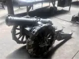 Wyrób kuty: Monumentalna Kuta Armata - Replika Historyczna