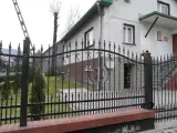 Wyrób kuty: Ogrodzenie Kute Stalowe Klasyczne z Elementami Ornamentalnymi