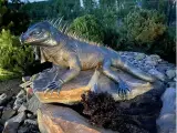Wyrób kuty: Rzeźba Monumentalna Jaszczurka: Kuta Stal z Patynowaniem