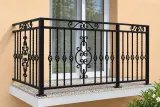 Zewnętrzna balustrada kuta: ornamentyka klasyczna, model BKZ71 — odtworzone ujęcie oryginalne. Wizualizacja AI.