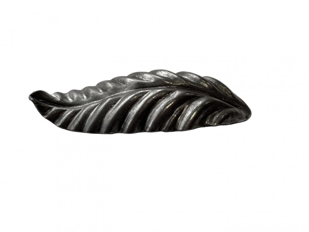 Wyrób kuty: Stalowy liść kuty ozdobny fala mały 115x42 mm